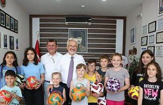 Başkan Erdem Fethiye’de vatandaşı dinledi