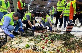 Başkan Fadıloğlu, sebze ve meyve atıklarını...