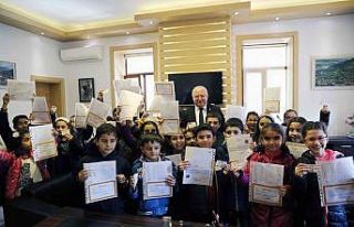 Başkan Gümüş’ten karne hediyesi Lunapark bileti