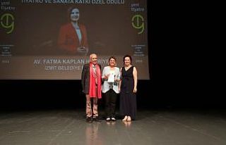 Başkan Hürriyet’e sanata katkı ödülü