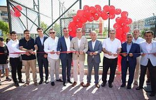 Başkan Koştu, halı sahaların açılışını yaptı