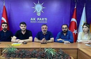 Başkan Yıldırım genç dava arkadaşları ile bir...