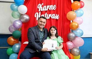 Başkan Yücel’den öğrencilere karne sürprizi