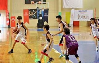 Basketbol şampiyonasında 16 takım mücadele etti