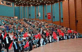 BAÜN’de mezuniyet coşkusu