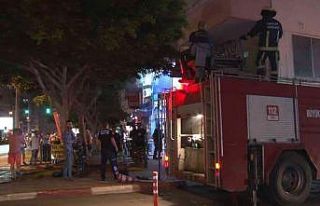 Berber dükkanındaki yangın apartman sakinlerini...