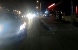 Bisikletliyle giderken otomobil çarptı: O an kamerada