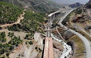 Bitlis’te yapılan bölgenin en büyük viyadükü...
