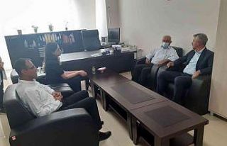 Böbrek hastası yaşlı adam, hastaneye diyaliz makinesi...