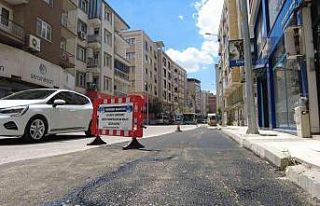 Bozulan yollar yenileniyor