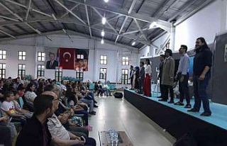 BŞEÜ Tiyatro Kulübü’nden Osmaneli’nde gösteri