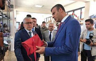 Bu mağazadaki her şey cezaevlerinde hükümlüler...
