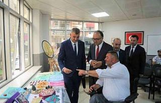 Bu sergi engelleri aştı