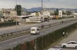 Bursa’da panelvan araçlar birbirine çarptı :...