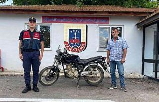 Çalıntı motosiklet jandarma ekiplerince bulunarak...