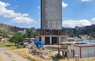 Çalıştığı inşaattan düşen kalıp ustası...