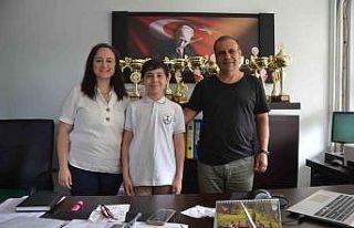 Çanakkaleli ortaokul öğrencisi Türkiye birincisi...