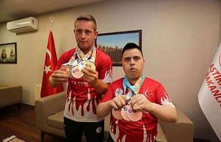 Canikli özel sporcular zaferle yurda döndü