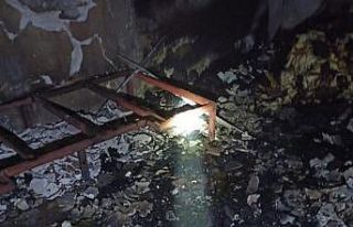 Çatı katında çıkan yangın paniğe neden oldu