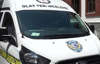 Çatıdan düşen işçi kurtarılamadı