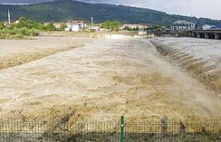 Çaycuma ilçesinde taşkınlar oluştu