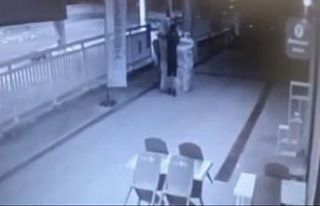 Çekçekli hırsız yoldaki mazgalları çaldı