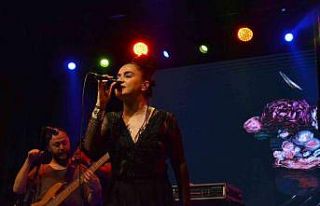 Ceylan Ertem, Tarsus’ta sevenlerini coşturdu