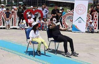 Çocuklar ’Çocuk Şenliği’nde eğlendi