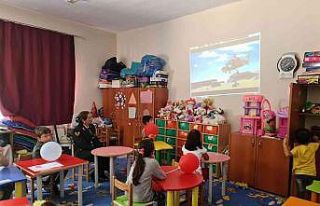 Çocuklar jandarma teşkilatının tanıtımı yapıldı