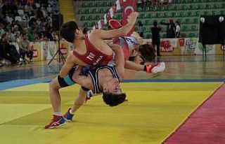 Çocuklar tatilin tadını Yaz Spor Okullarında çıkarıyor