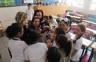 Çocuklara yumurtanın fabrikasyon olmadığını...