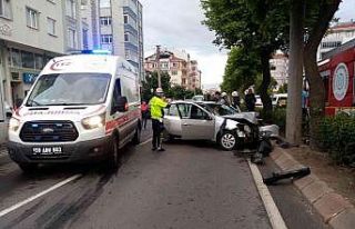 Çorlu’da otomobil beton direğe çarptı: 1 ölü