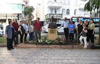 Çukurova Belediyesinden park ve heykel açılışı