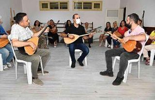 Çukurova’da bağlama kursuna yoğun ilgi