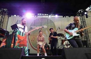 ‘Cuma İş Çıkışı’nda Sezen Aksu şarkılarına...