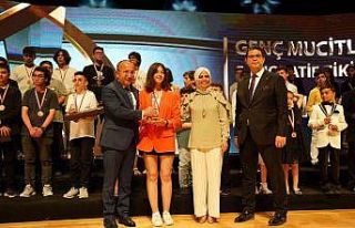 DENİB yenilikçi fikirleriyle fark oluşturan öğrencileri...