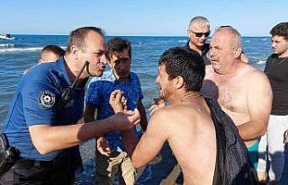 Denizde kaybolduğu sanılan çocuk karada sağ bulundu