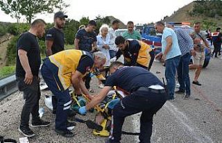 Denizli’den Antalya’ya giden tur midibüsü devrildi:...