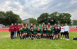 Denizli’nin kızları Fransa’da üçüncü oldu