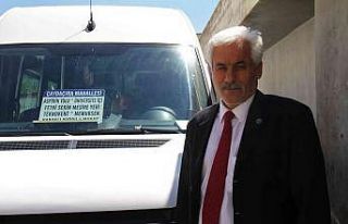 Devlet dairesinden emekli oldu, takım elbisesinden...