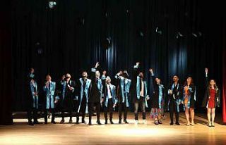 Devlet konservatuvarında mezuniyet senfonisi