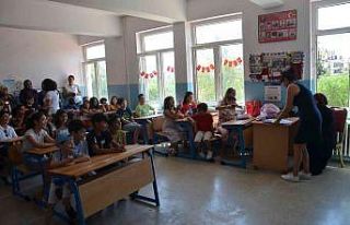 Didim’de öğrencilerin karne sevinci
