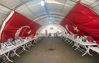 Diyarbakır’da aileler bin 9 gündür evlatlarını...