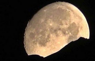 Dolunay kızıl rengiyle mest etti