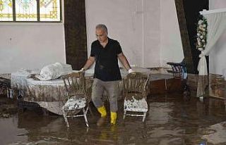 Düğün salonu, çamur salonuna döndü