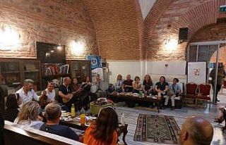 ‘Dünyanın Arkadaşları’ Kültür Akademisi’nde