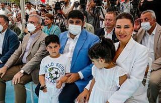 Ebru Yaşar Gülsever Ortaokulu’nda ilk karne sevinci