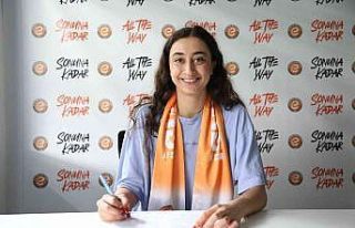 Eczacıbaşı Dynavit, Elif Şahin ile devam ediyor