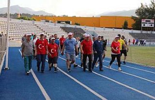 Efeler sağlıklı yaşam için yürüdü