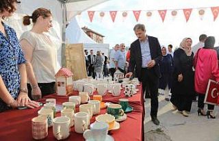 El emeği göz nuru ürünler bu alanda sergilendi